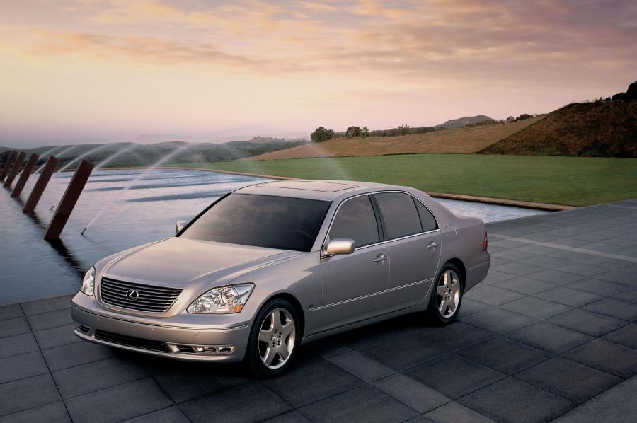  Lexus LS430 2004 года  (фото 15 из 16)